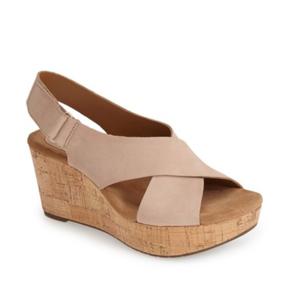 Clarks Artisan Caslynne Shae 9 M wedge sandals